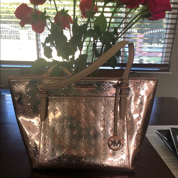 New rose gold purse Michel Kors